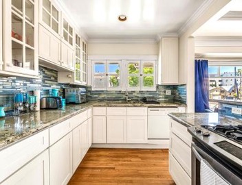 Long Beach 2BR and 1BA Charming Condo Near Alamitos Beach, Marina, Cafes & Shops 4
