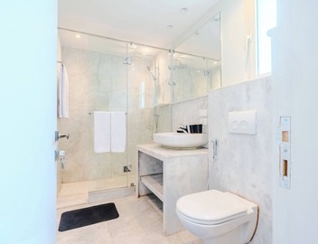 Longchamps Hotel 4