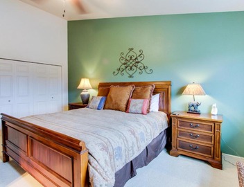 Lorees Riverview 3