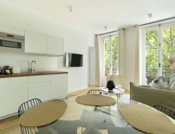 lovely apartment center of Paris 4