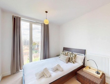 Lovely Apartment with Balcony - 3 min to Station 2