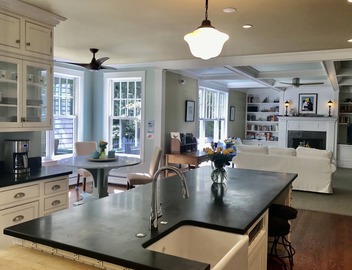 Lovely Cape Elizabeth Family Home 3 to 5 miles to Portland & Beaches 3,700sf A/C 3