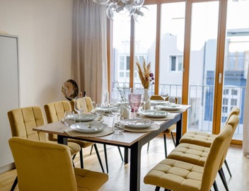 Lumen Homes - Altstadt-Residenz, direkt im Zentrum, geräumiges Apartment mit 5 Zimmern, Küche 2