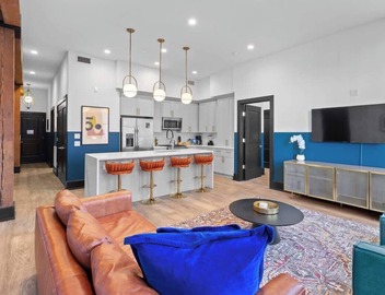 LUX 4BD/4BA Walk to Dome&French Quarter Hotel 3