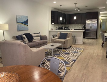 Luxe 2BD/2BA Townhouse in Hip Area - Near Metro 2