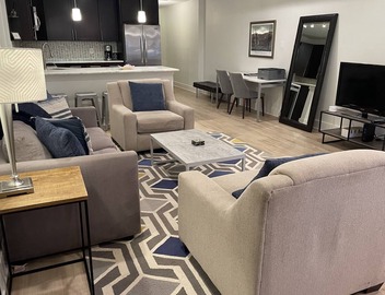 Luxe 2BD/2BA Townhouse in Hip Area - Near Metro 3