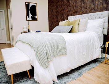 Luxe 2BR House Private Entry Free parking 4