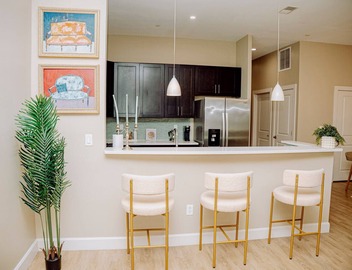 Luxe 2BR Townhouse | Free Parking | Private Entry 4