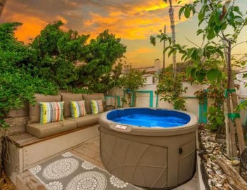 Luxe Beachside Escape Near Channel Islands 3