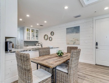 Luxe Condo@Cinnamon Shore w/Gulf Peeks & Access to Countless Amenties! 2