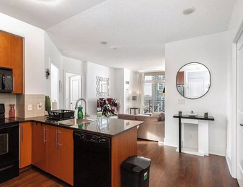 Luxurious 2BR/2BATH Condo- Steps from Square One 5