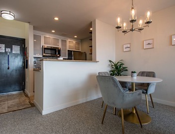 Luxurious 2BR Penthouse with Water View Seattle! 5