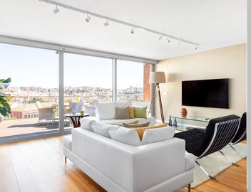 LUXURIOUS, BRIGHT & LARGE TERRACE WITH GREAT VIEW | Family-Friendly 4