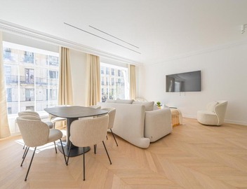 Luxurious & Famous Parisian Flat 4