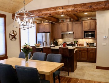 Luxurious Home,1 acre,6mile-W.Park,Hot tub,33miles-RMNP, 2 Masters, Steam Shower 3