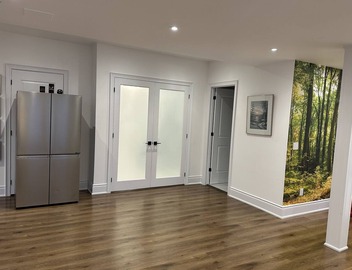 Luxurious open concept 2 bedroom apt on ravine, pond, central, airport, shopping 4