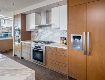 Luxurious Penthouse in Trendy Yaletown with Private Rooftop Pool 4