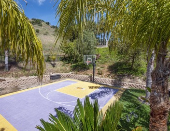 Luxurious Pool Resort Style Gated Estate - sleeps 14 - 5 bedrooms 4.5 bath 4