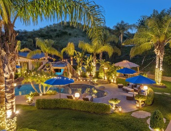 Luxurious Pool Resort Style Gated Estate - sleeps 14 - 5 bedrooms 4.5 bath 5