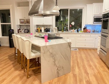 Luxurious spacious centrally located Bellevue home 2