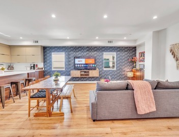Luxurious Townhome 4