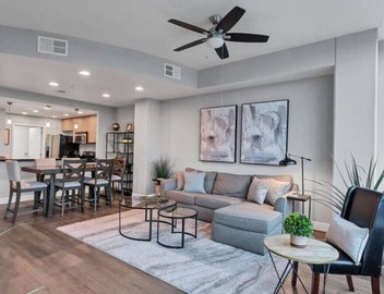 Luxury 1260sq ft 2 Bd/2BTH in DT 5