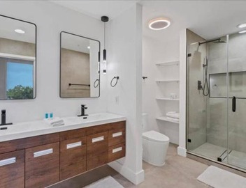 Luxury 1260sq ft 2 Bd 2BTH in DT 4