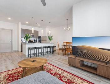 Luxury 1BD/1BA Near The Airport 5953 4