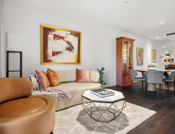 Luxury 2B2B Albert Park Lakeside Apartment w/Car Park, Pool, Sauna & Gym 5
