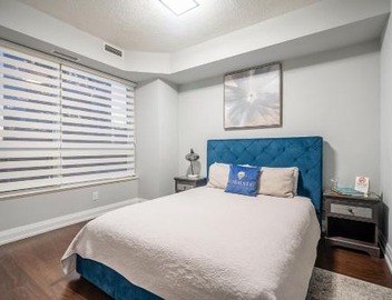 Luxury 2BR 2BA Sheppard Metro Free parking in Downtown Toronto 4