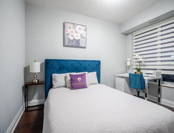 Luxury 2BR 2BA Sheppard Metro Free parking in Downtown Toronto 5