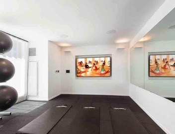 Luxury 2BR Apt in Boston Pool Gym 5
