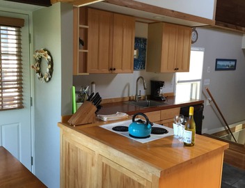 Luxury Accommodations in Quiet Seaside Village 4