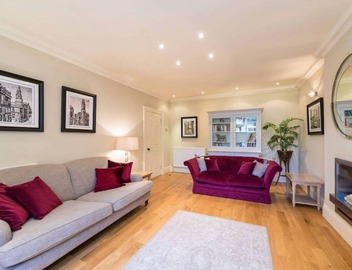 Luxury Apartment with Patio in City Centre 4