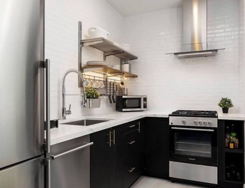 Luxury Beach Studio — 2 blocks to the Beach and Funk Zone 5