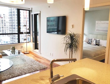 Luxury Beautiful Suite in the Heart of Downtown - Steps to BC Place Stadium! 3
