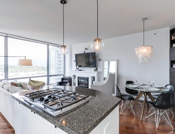 Luxury Coal Harbour 2 bed 2 bath w/Stunning Views 2