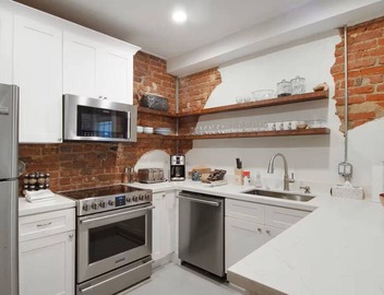 Luxury Condo 1 Bed 1.5 Bath Block off Magazine 3