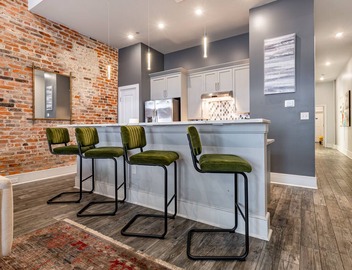 Luxury Condo Walk Anywhere & Everywhere! The Bordeaux 5