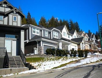 Luxury Coquitlam Escape, Beautiful Zen Interiors, Near Transit 3