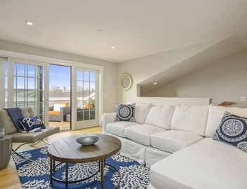 Luxury Downtown Harwich Port Condo Retreat 2