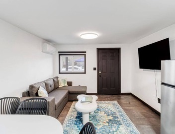 Luxury Downtown Home With SPA 2