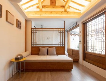 Luxury Hanok Mirror Courtyard 2