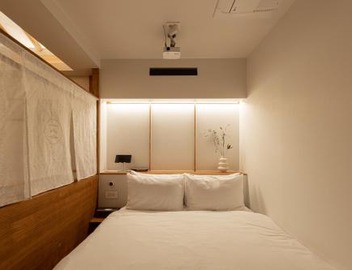 Luxury Hanok Mirror Courtyard 3