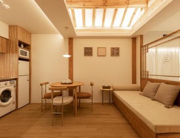 Luxury Hanok Mirror Courtyard 4