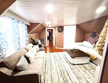 Luxury Loft - Family-Friendly Home Free Parking 2