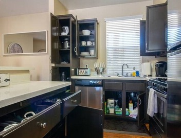 Luxury Modern Suite, King bed, Fast Wifi 5
