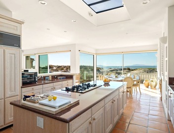 Luxury Oceanfront Home Available for Summer! 2