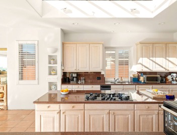 Luxury Oceanfront Home Available for Summer! 4