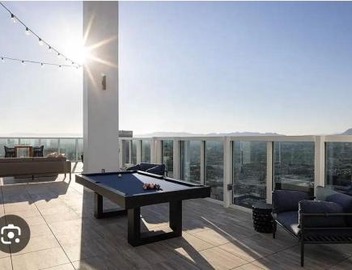Luxury Residence in Center of Los Angeles 1B1B with Huge Balcony -Pool and BBQ on Roof 3